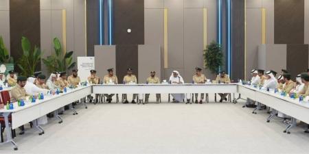 «القيادات العليا» في شرطة دبي يستعرض البرامج والخطط - دليل الوطن